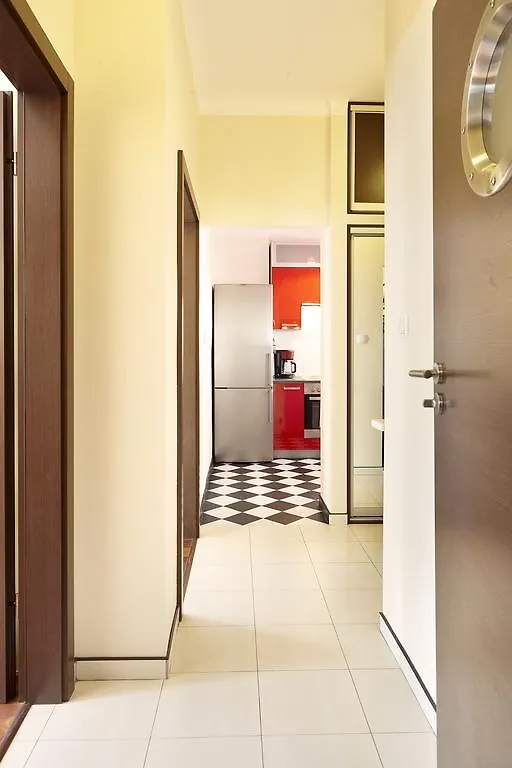 Lovely Funky Flat Near Royal Park وارسو 0*,